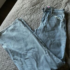 Women's Light Blue Jeans